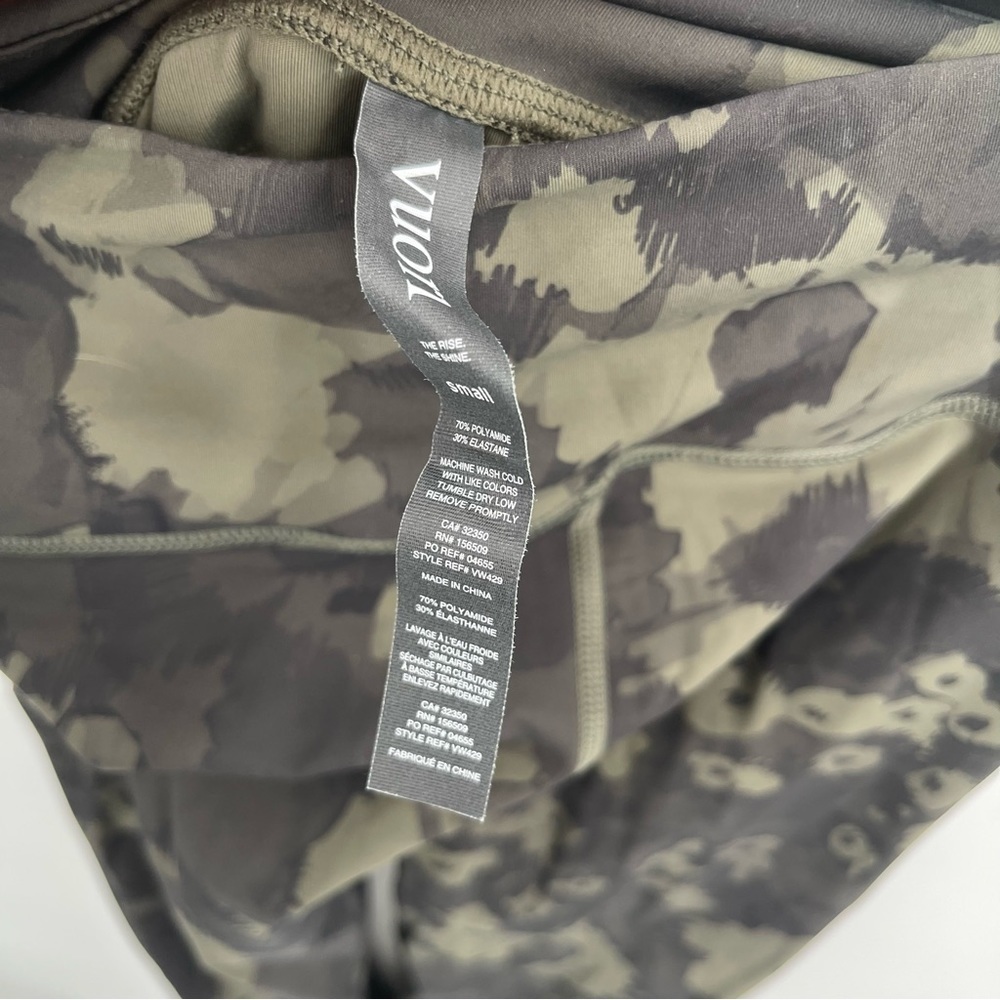 Vuori Women's Stride  Performance Side Pocket Legging VW429 Green camo Small - Picture 5 of 10